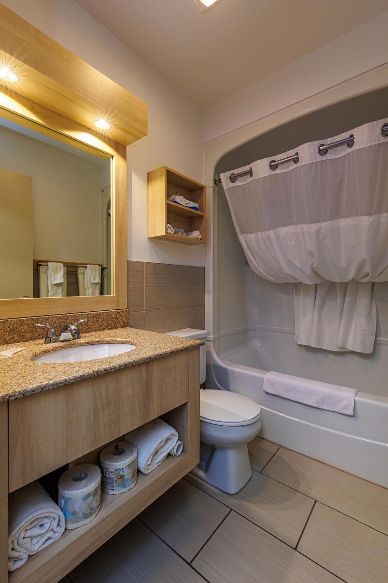 Hotel-Motel Castel De La Mer La Malbaie Ngoại thất bức ảnh