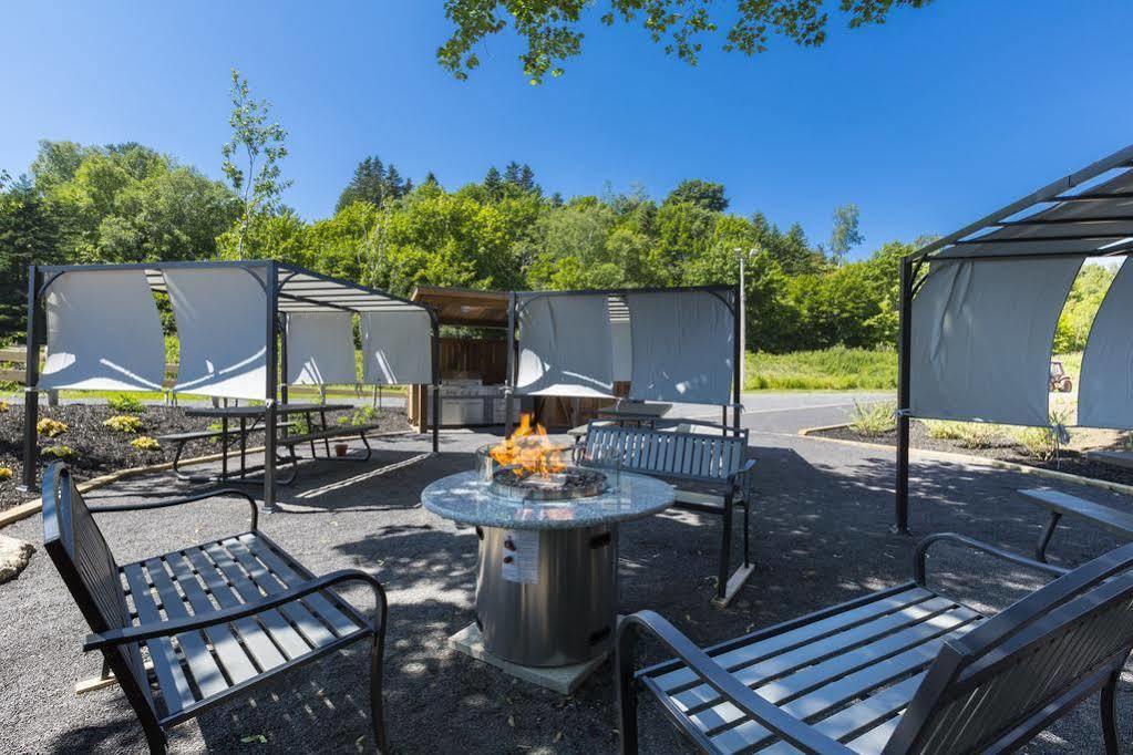 Hotel-Motel Castel De La Mer La Malbaie Ngoại thất bức ảnh